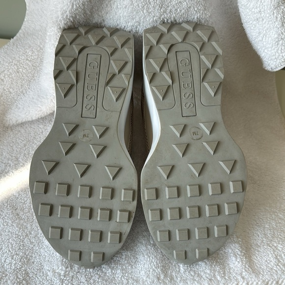 Guess Peony Sneakers - Picture 5 of 5